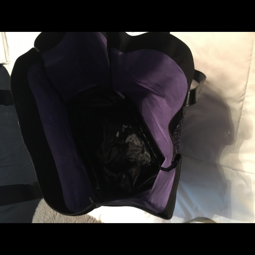 Large tote - Picture 2 of 2